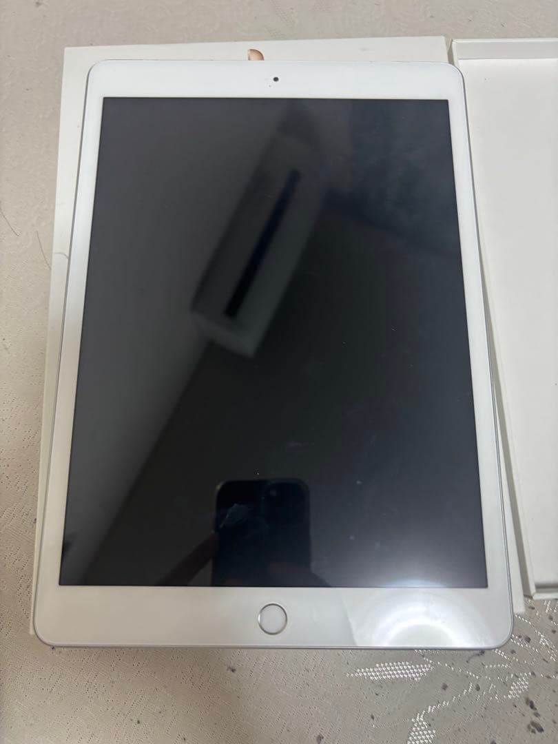 Apple iPad (第8世代) 128GB バッテリー95%