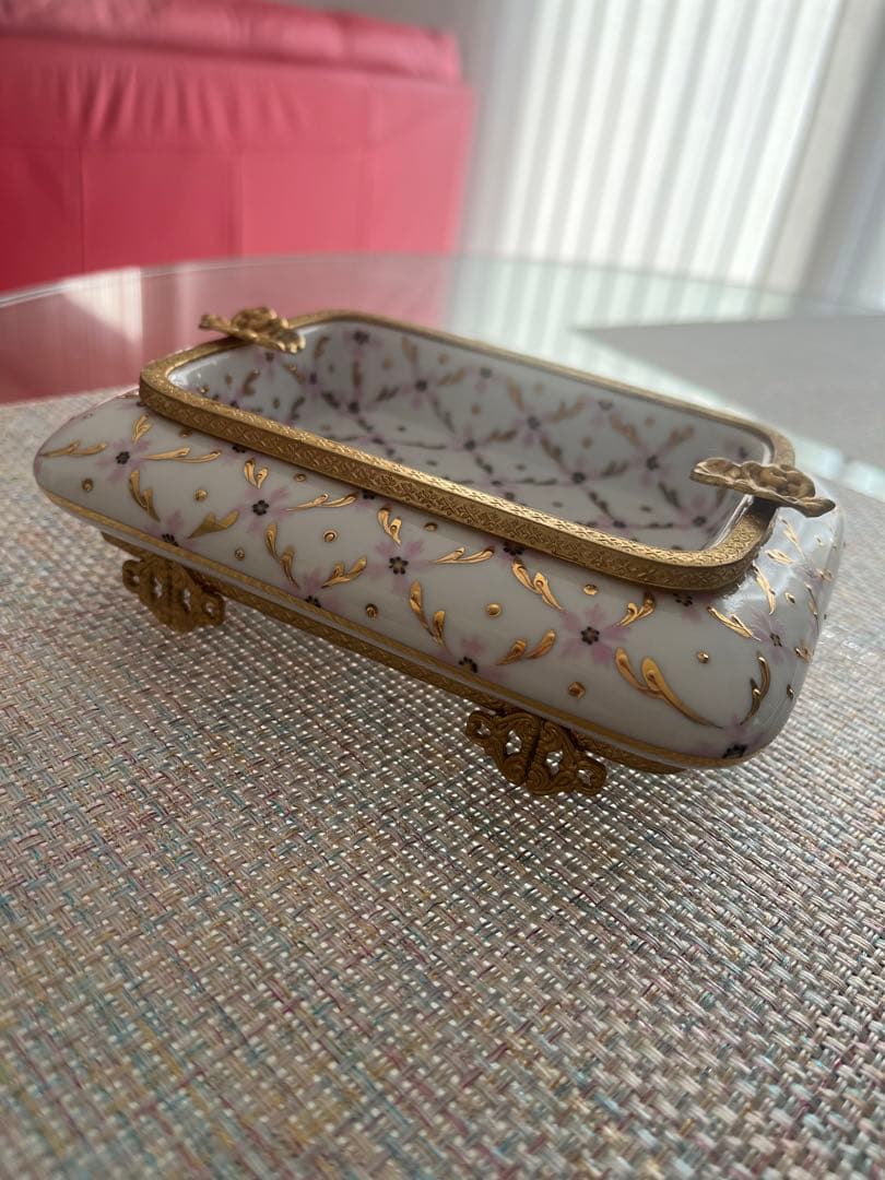 アンティーク小物入れ　ゴールド