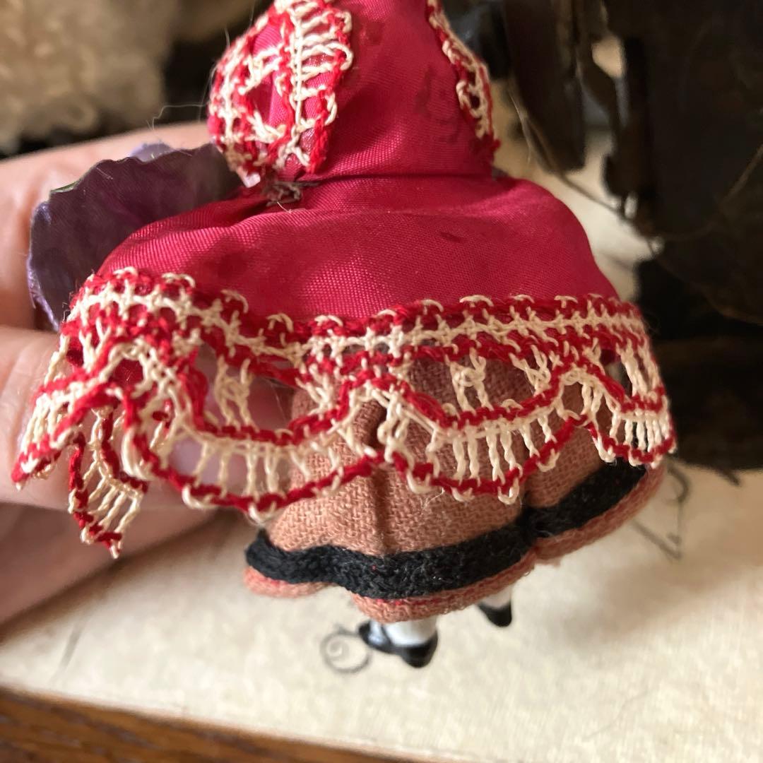 ドイツアンティークミニョネット　赤ずきんちゃん　1880年 オールビスク