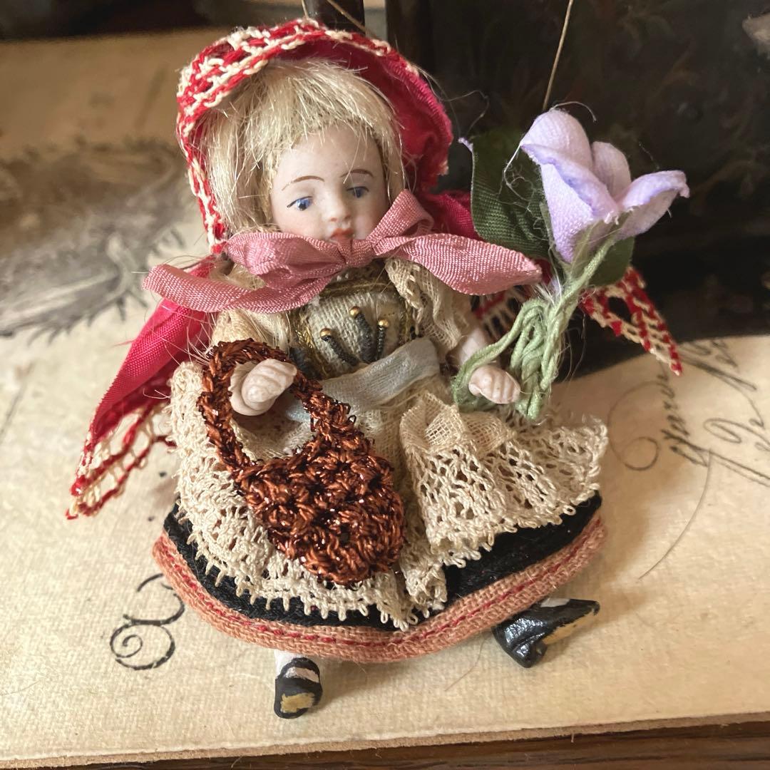 ドイツアンティークミニョネット　赤ずきんちゃん　1880年 オールビスク