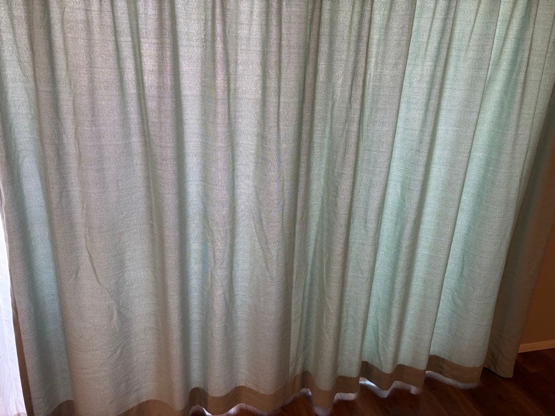 サンゲツ　カーテン2枚組み　195cm X 200cm