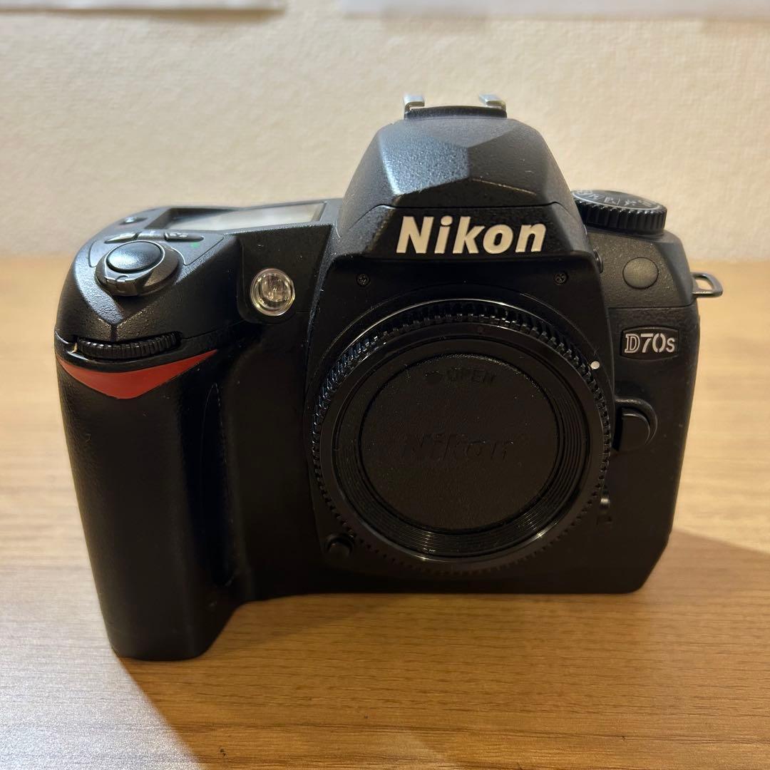 Nikon D70s デジタル一眼レフカメラ【ジャンク】