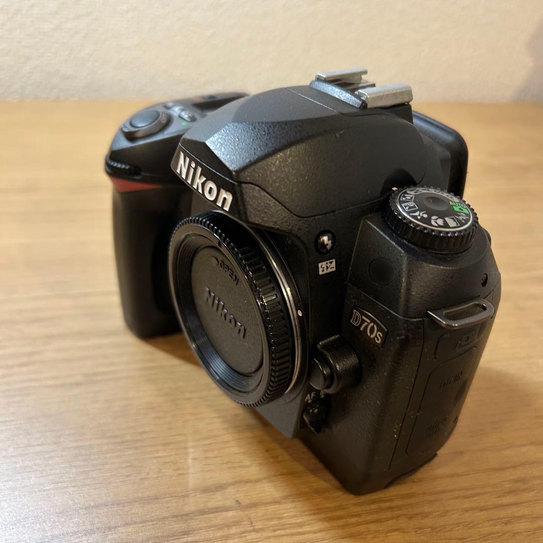 Nikon D70s デジタル一眼レフカメラ【ジャンク】