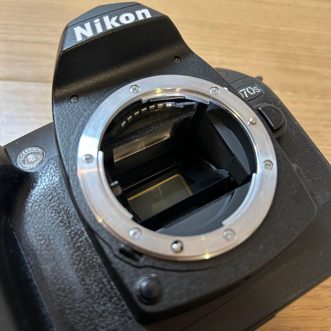 Nikon D70s デジタル一眼レフカメラ【ジャンク】