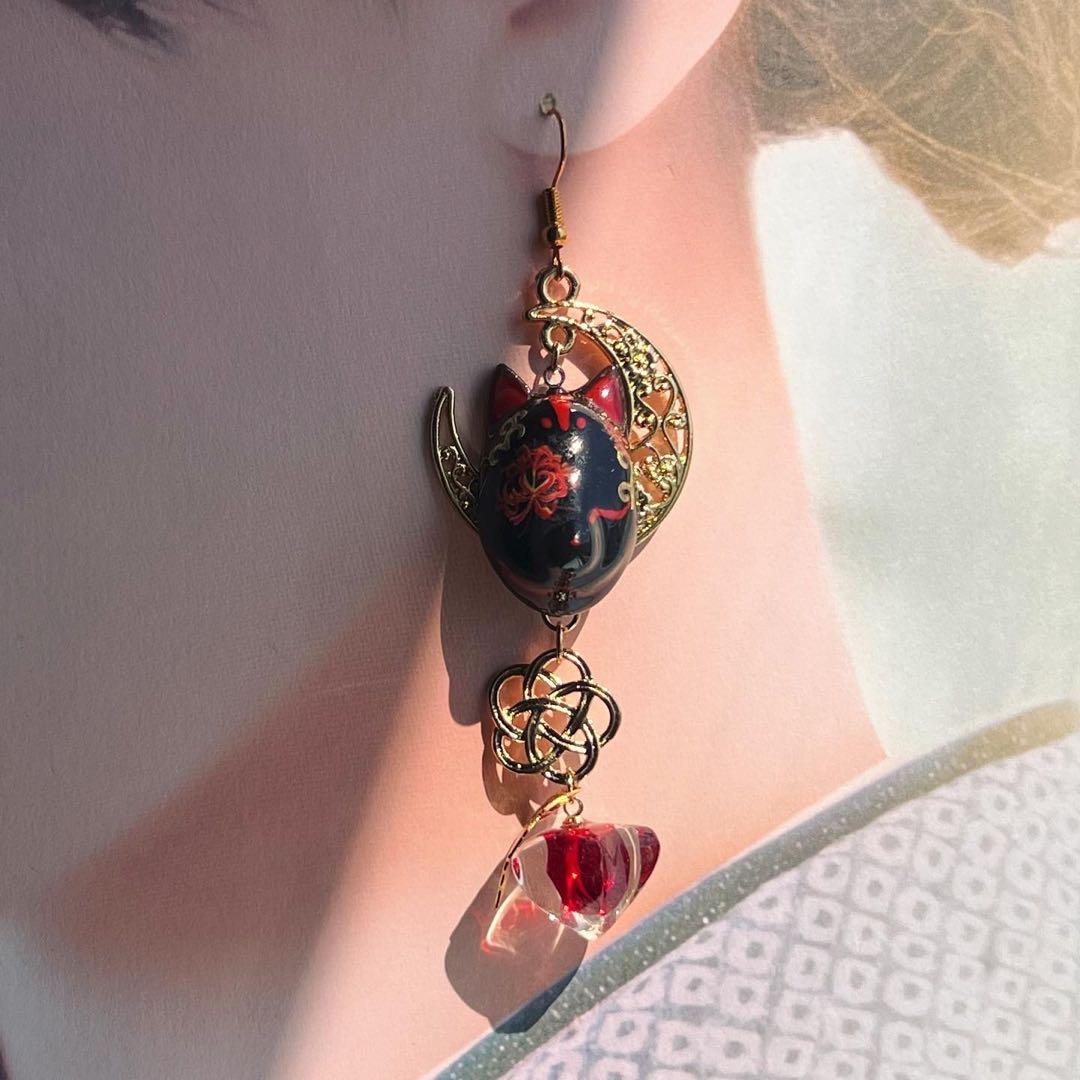 曼珠沙華柄の狐面と鬼灯と九尾狐の和風ピアス イヤリング 水引　和装小物