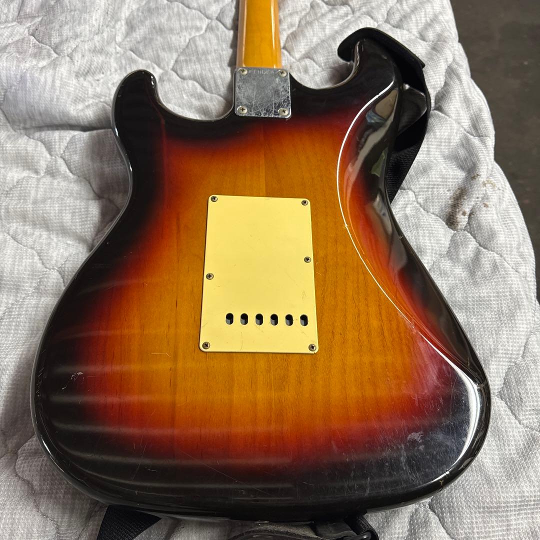 ストラトキャスター　Fender japan