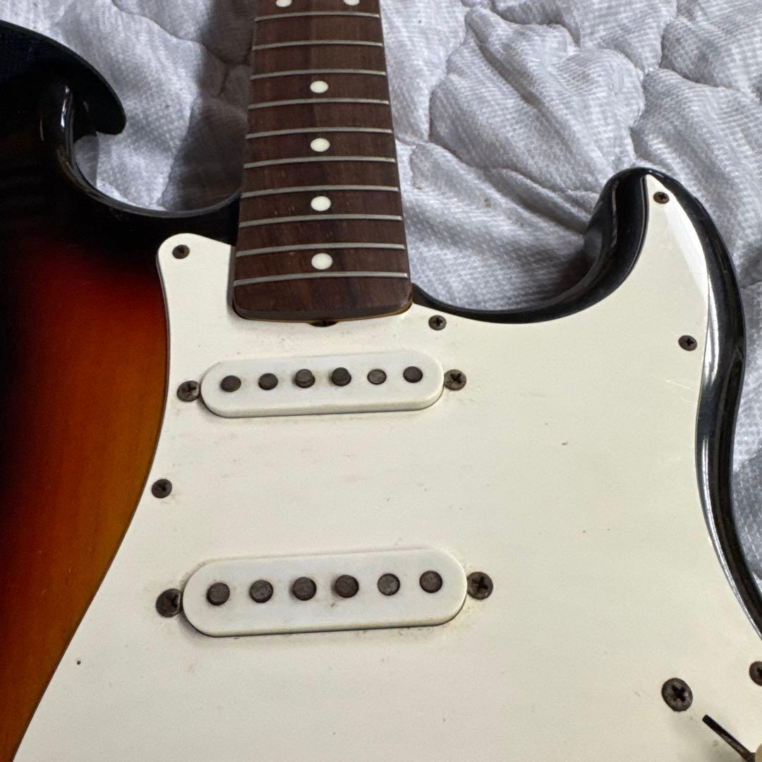 ストラトキャスター　Fender japan