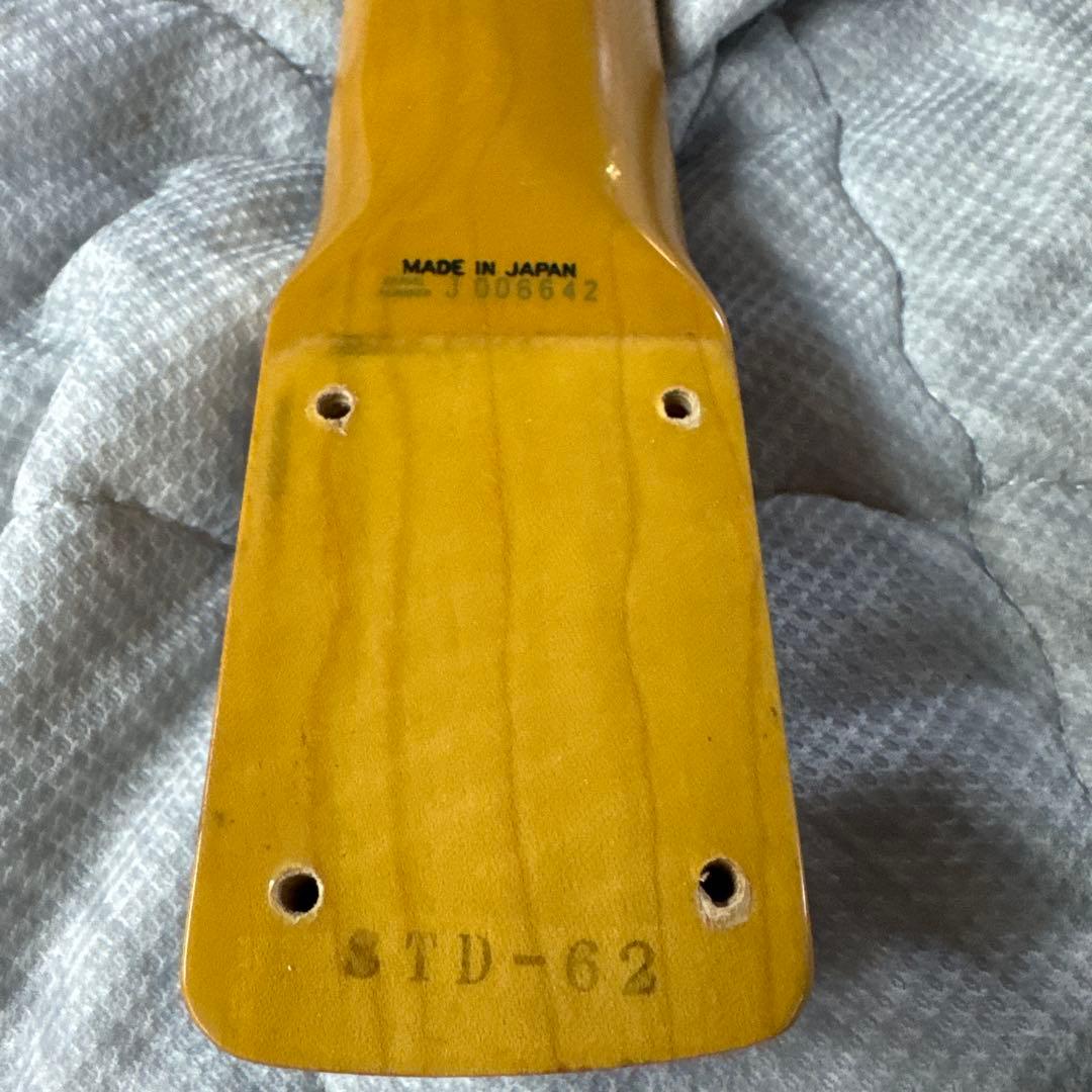 ストラトキャスター　Fender japan