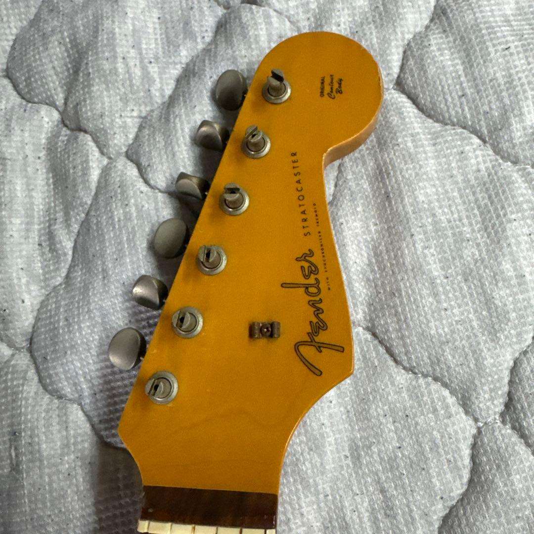 ストラトキャスター　Fender japan