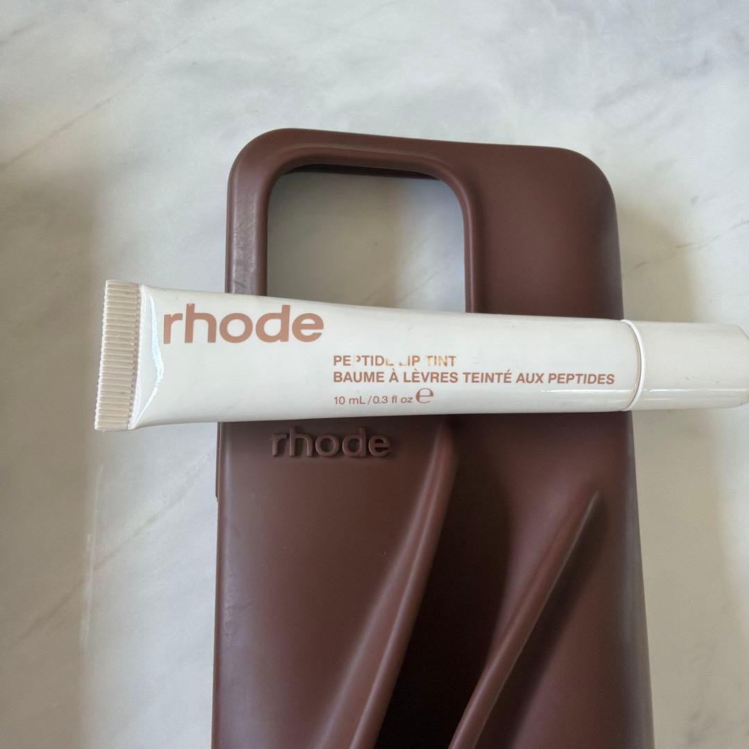 rhode iPhone 15 Pro ケースとリップバームセット