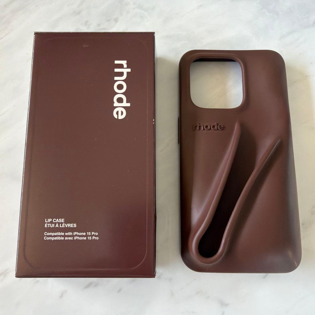 rhode iPhone 15 Pro ケースとリップバームセット