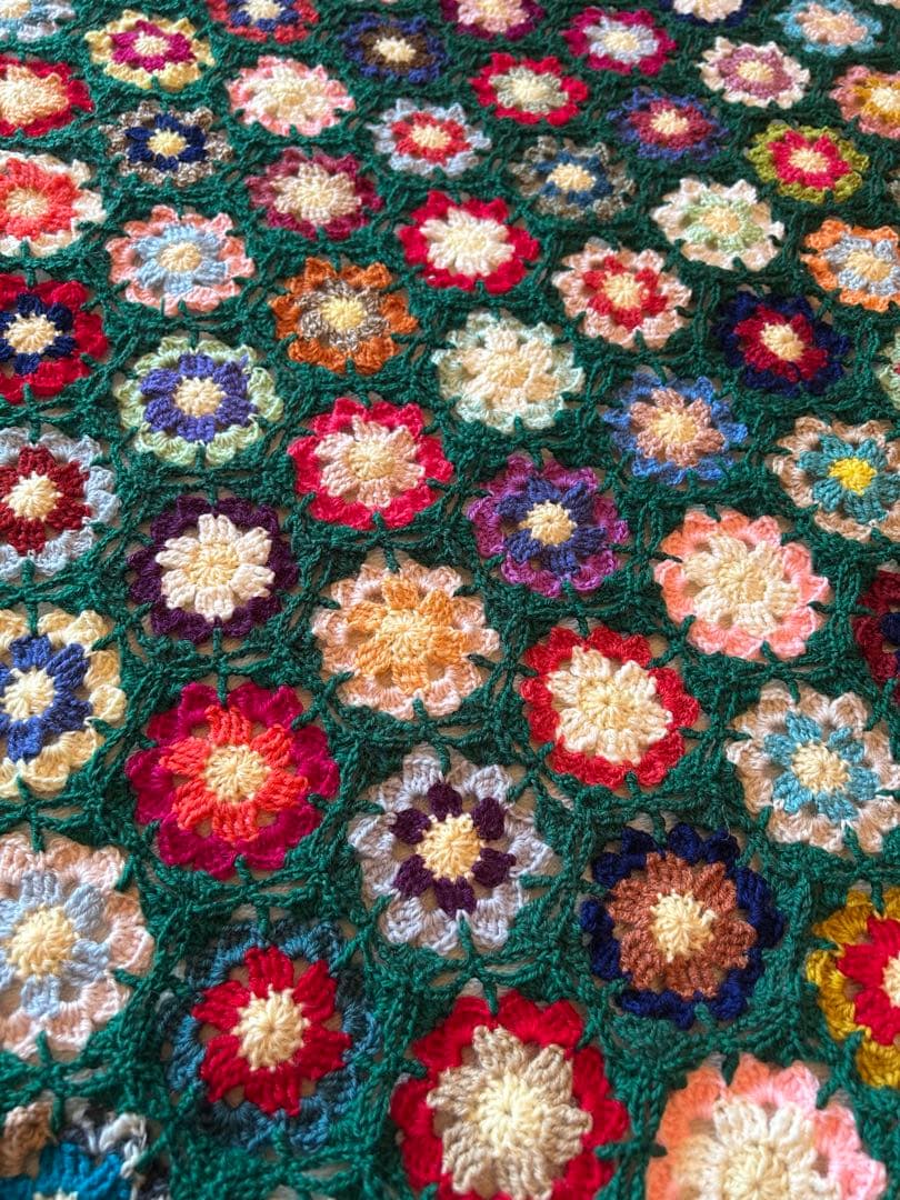 ハンドメイド　かぎ針編み 花柄モチーフ ブランケット