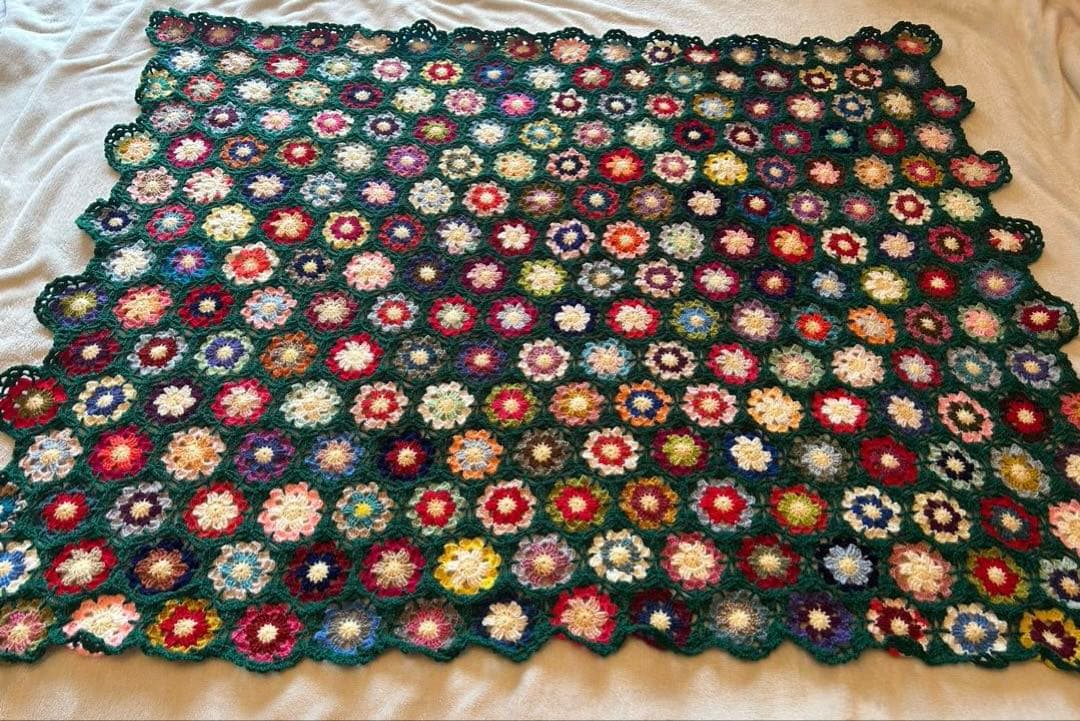 ハンドメイド　かぎ針編み 花柄モチーフ ブランケット
