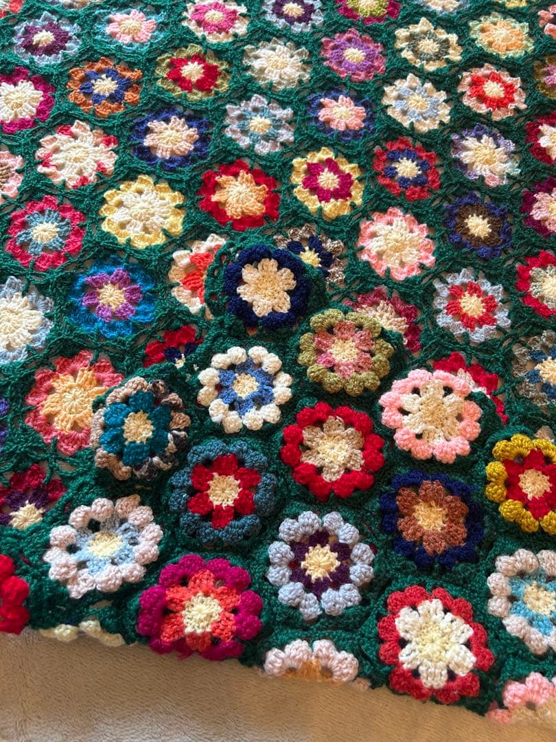 ハンドメイド　かぎ針編み 花柄モチーフ ブランケット