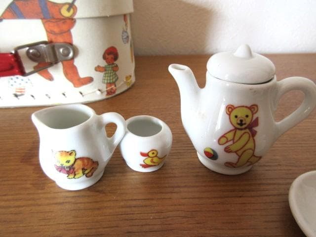 GERMANY NADIA TOYS ミニチュアティーセット　トランク入り