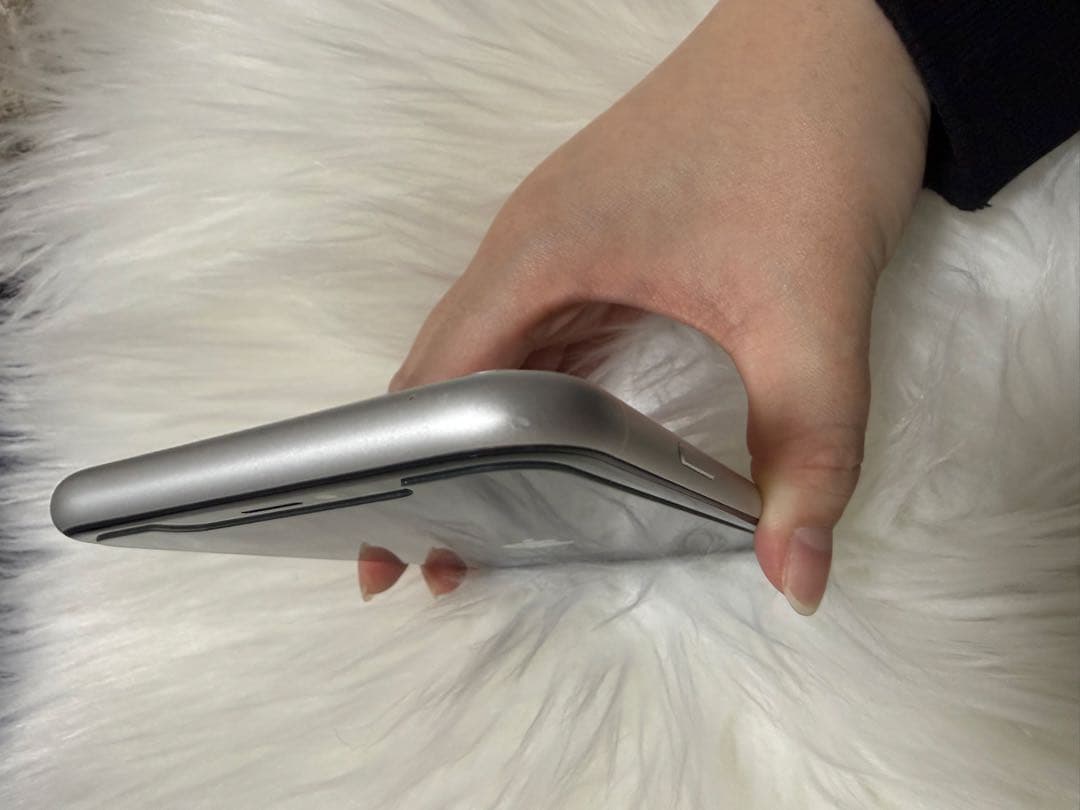 Apple iPhone XR ホワイト SIMフリー