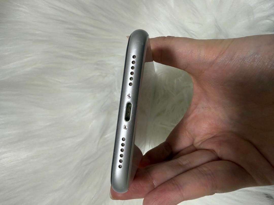 Apple iPhone XR ホワイト SIMフリー