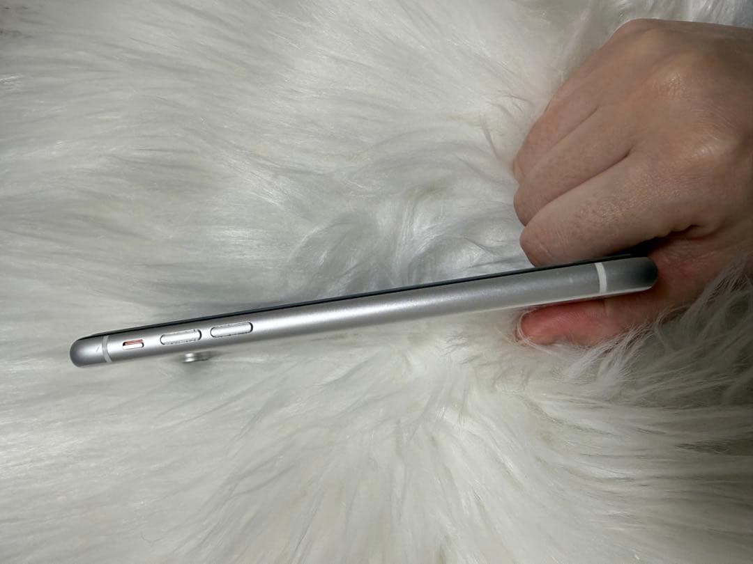 Apple iPhone XR ホワイト SIMフリー