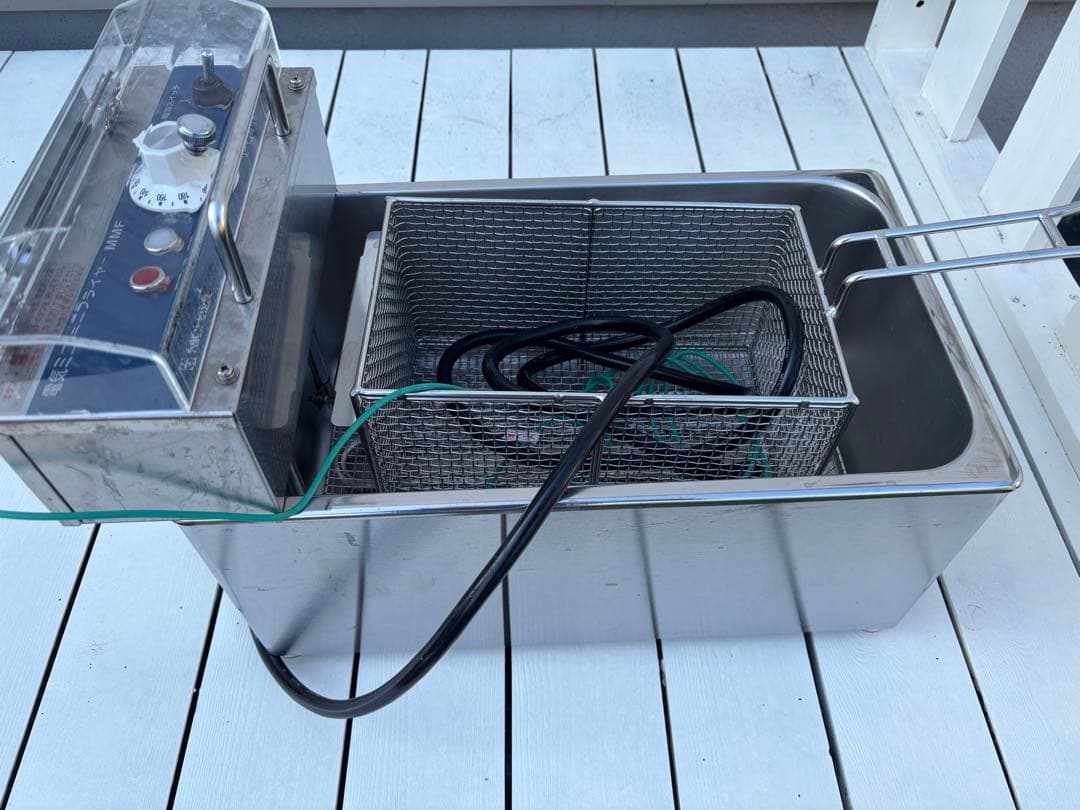 ネイネイニチワ電気　MMF-82B 2022年製　業務用フライヤー