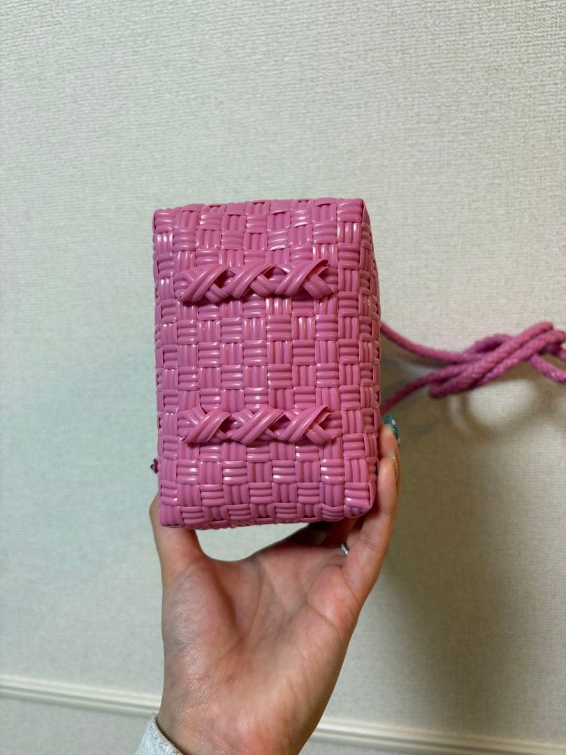 mekearisa Hello bag縦型　Authurium pink