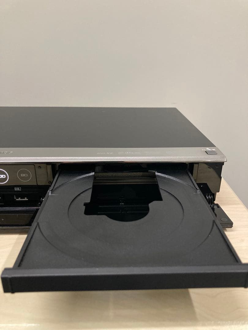 めっちゃ綺麗　シャープ　AQUOS ブルーレイ　BD-W 560