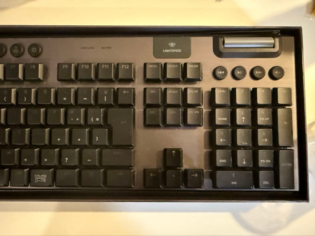 Logicool G913 メカニカルキーボード　赤軸？