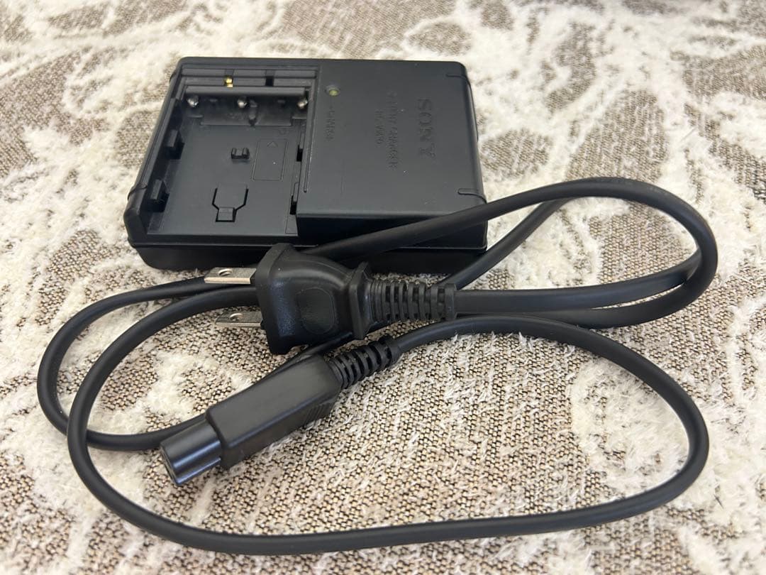 Sony α300 レンズキット 箱あり　動作確認済み ＆ おまけ３つ付き