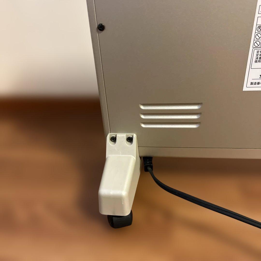 ④日本遠赤外線株式会社 遠赤外線輻射式暖房器 サンルーム slim