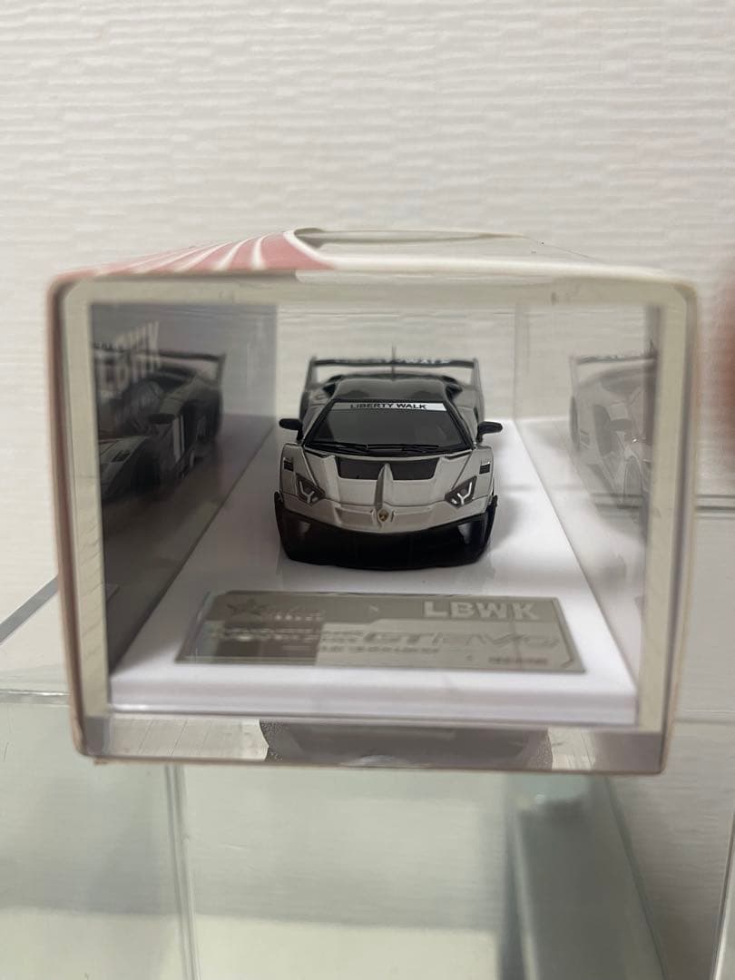 LBWK ランボルギーニ　アヴェンタドール 1/64