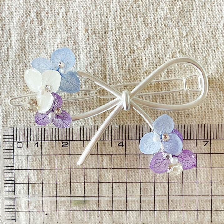 本物紫陽花❤️スワロ使用♪シルバーリボンのキラキラヘアピン❤️