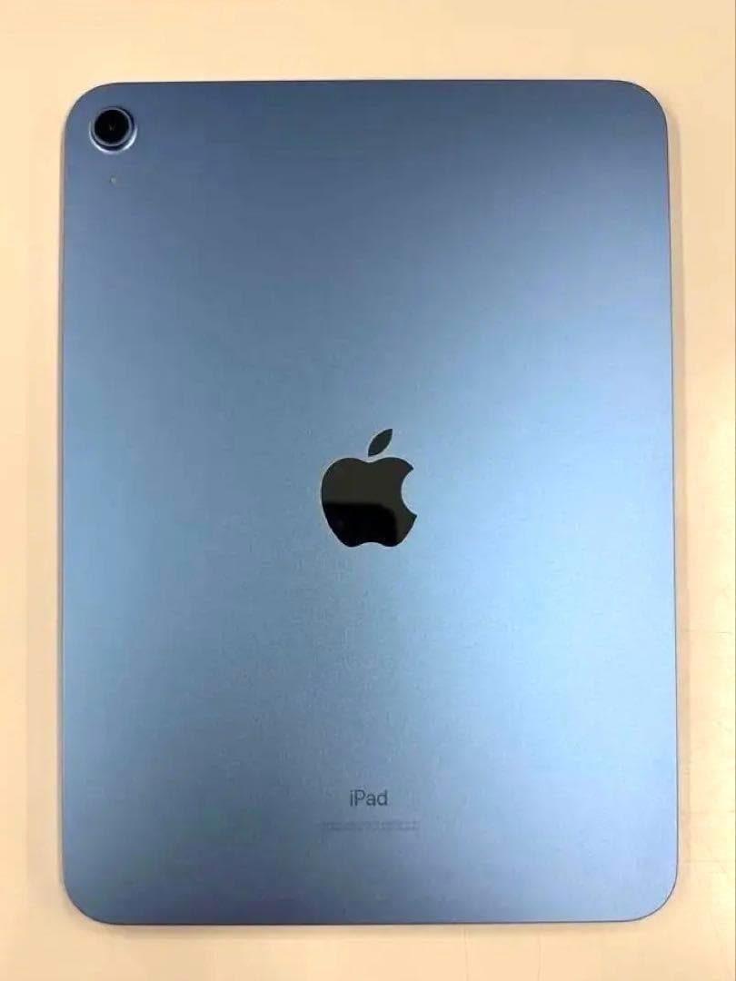 06　iPad 第10世代 (2022) Wi-Fi　64GB　ブルー　ケース付