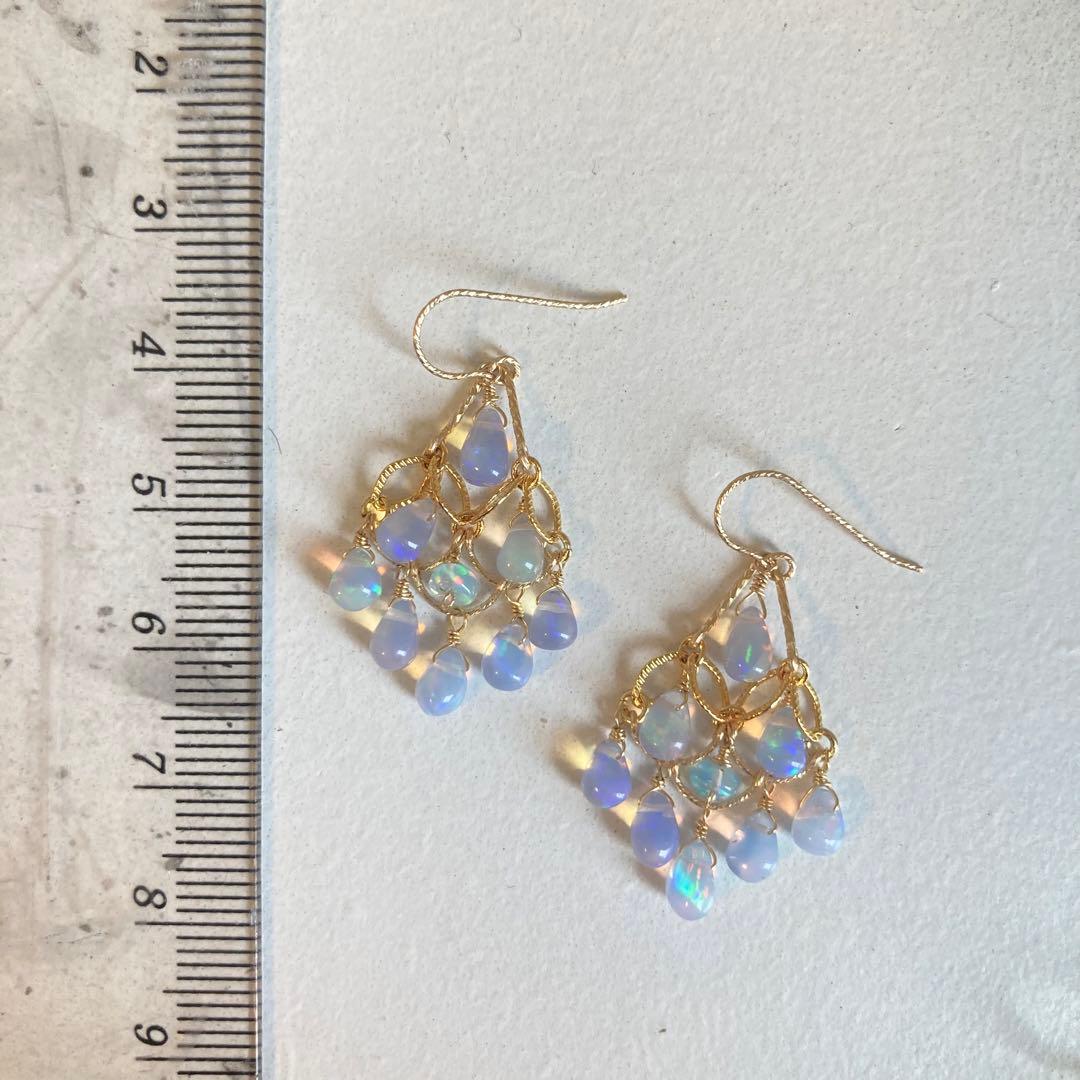 カラーオパールのピアス