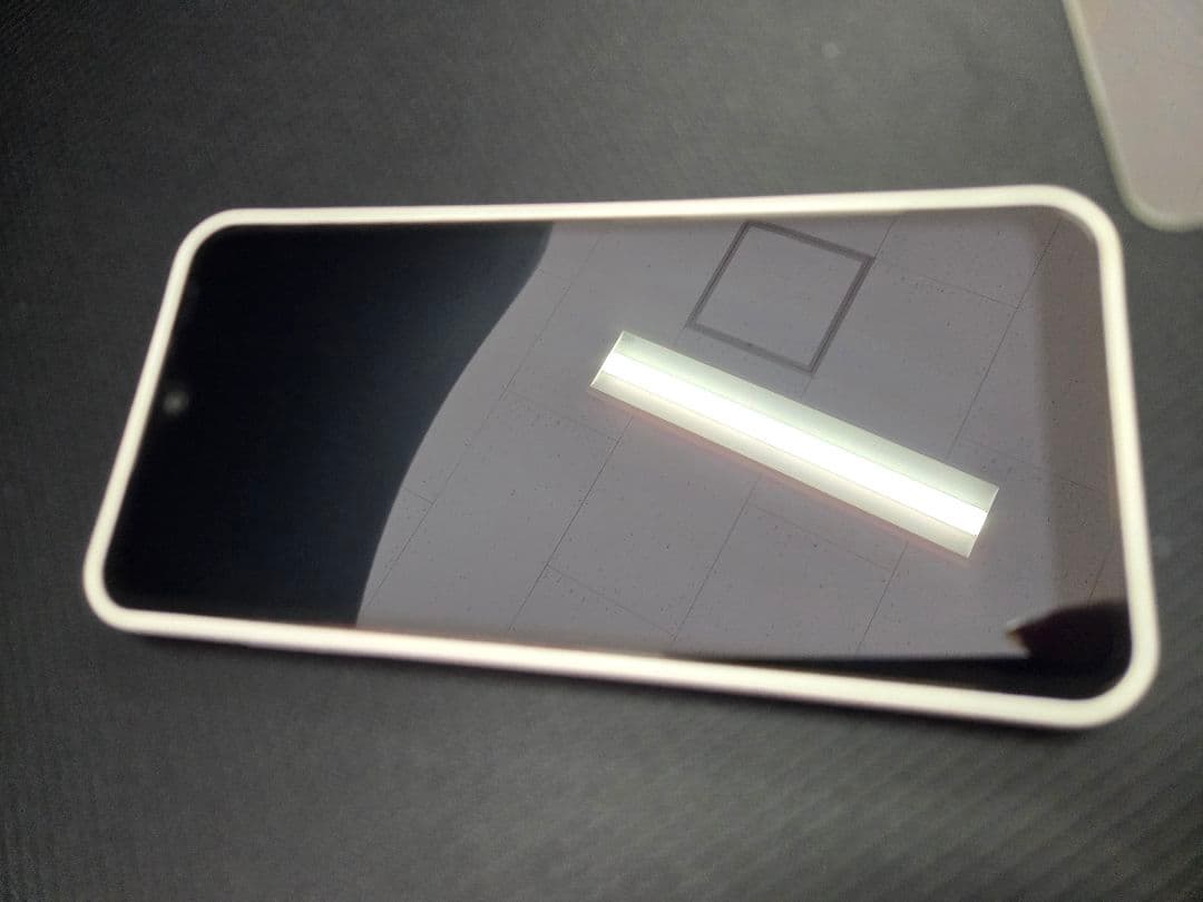 arrows ホワイト スマートフォン 本体