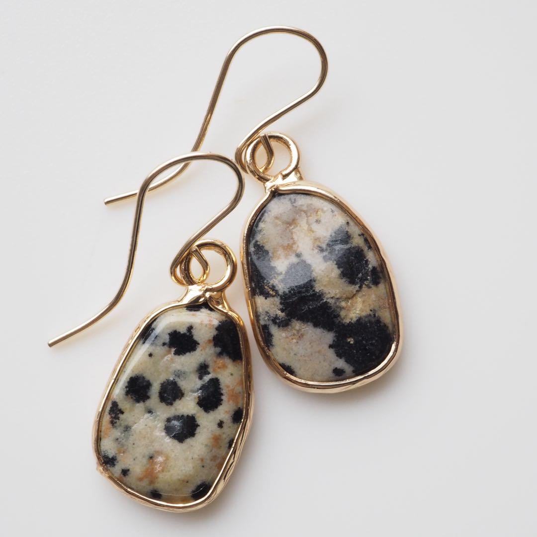 《1点限定/現品です》天然ダルメシアンジャスパーラフカット原石ピアス/イヤリング