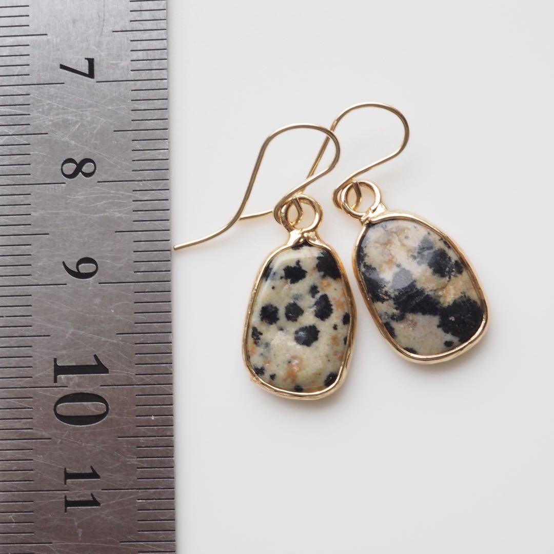 《1点限定/現品です》天然ダルメシアンジャスパーラフカット原石ピアス/イヤリング