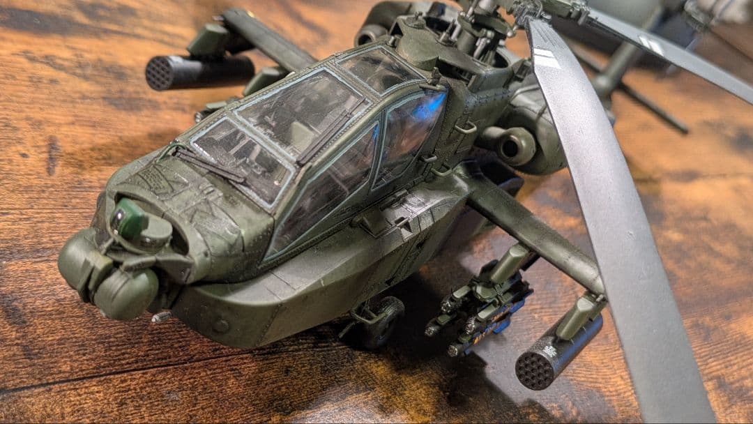 プラモデル完成機　1/48　AH-64Dアパッチ・ロングボウ