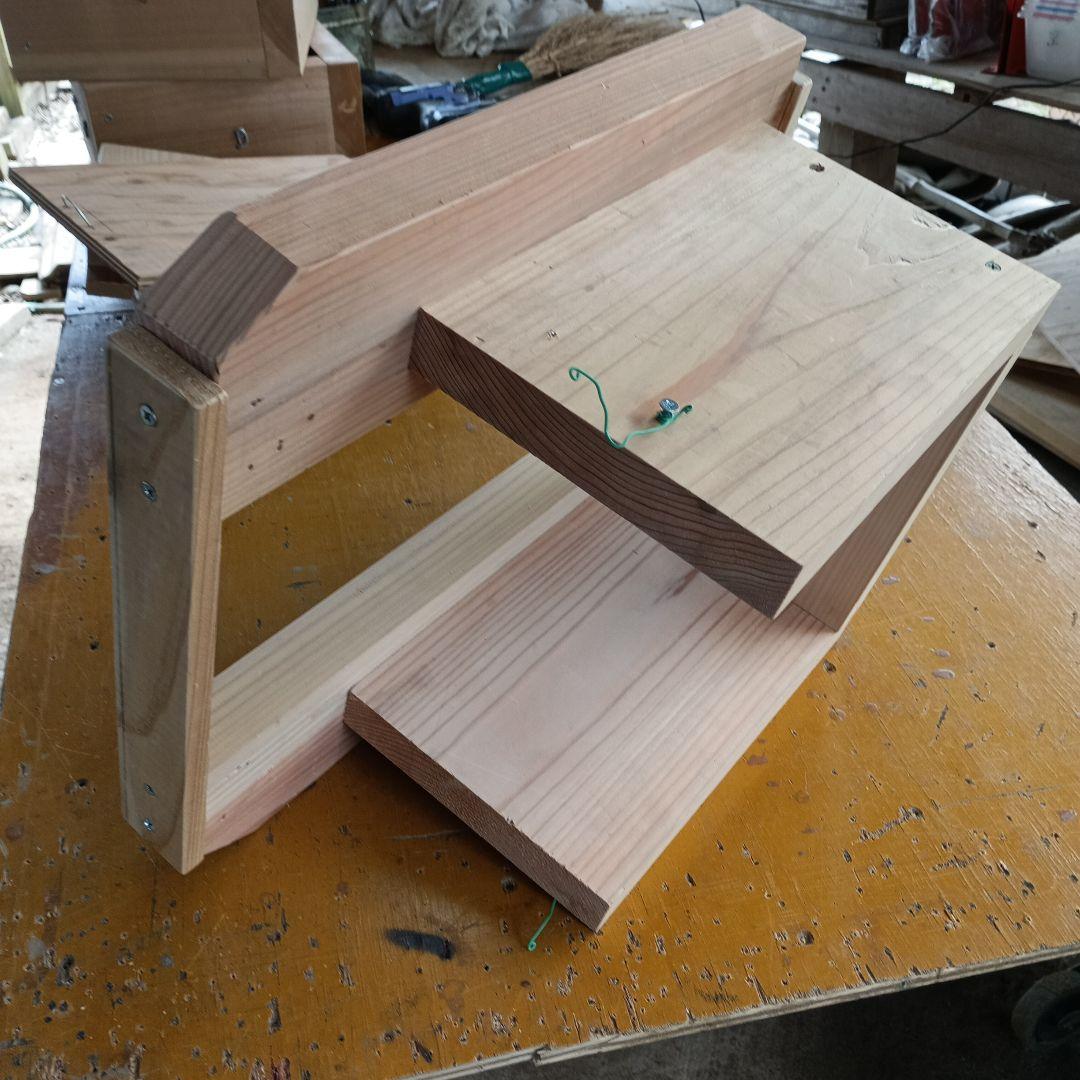 日本蜜蜂の巣箱　02