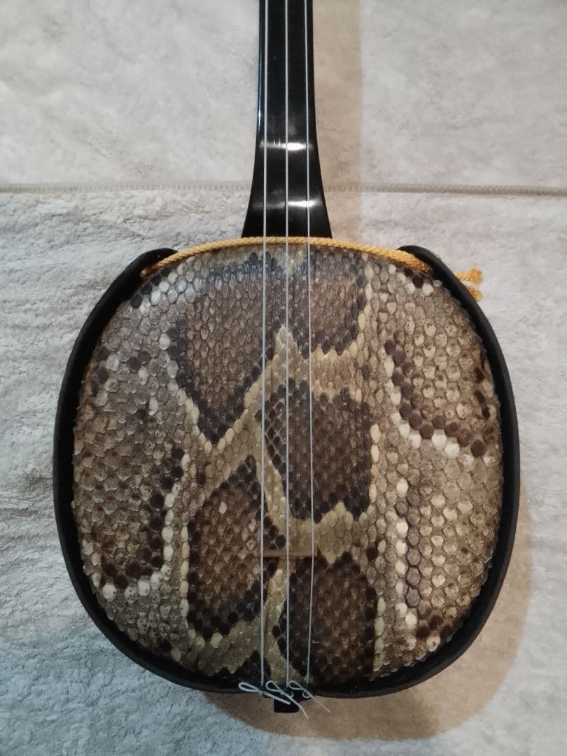 三線本体 　本革　黒檀棹