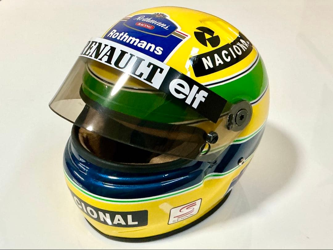 S.P.O.R.T.S . MODELS アイルトンセナ 1/2 ヘルメット