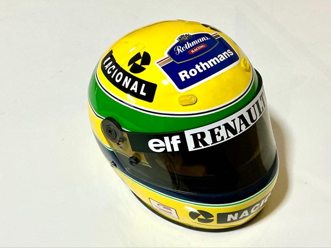 S.P.O.R.T.S . MODELS アイルトンセナ 1/2 ヘルメット