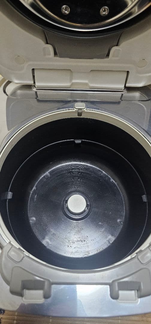 2019年製 Panasonic 可変圧力IHジャー炊飯器 SR-PB109