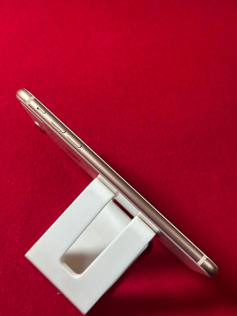 【4699】iPhone 8plusゴルド 64GB simフリー