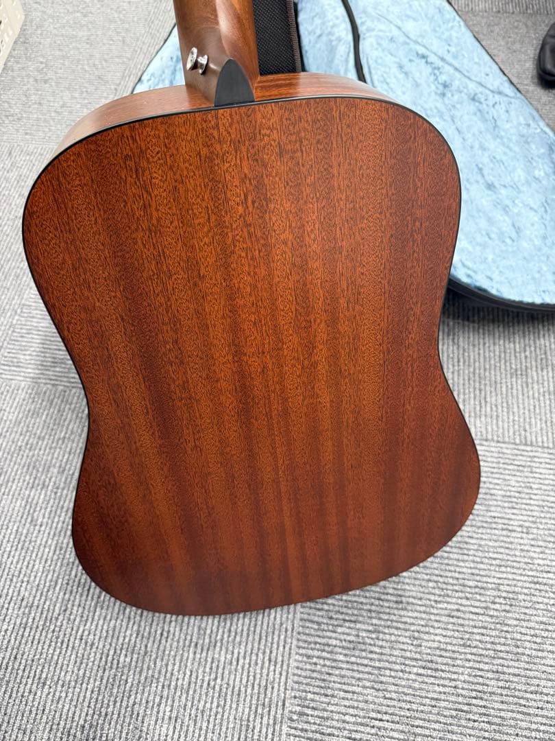 Martin & Coの人気モデル Road Series エレアコです♪