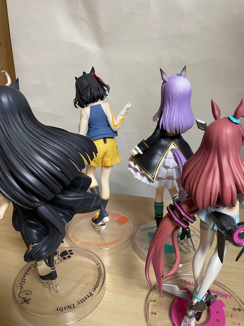 ウマ娘　フィギュアセット　ミホノ、マックイーン、カフェ、キタサン