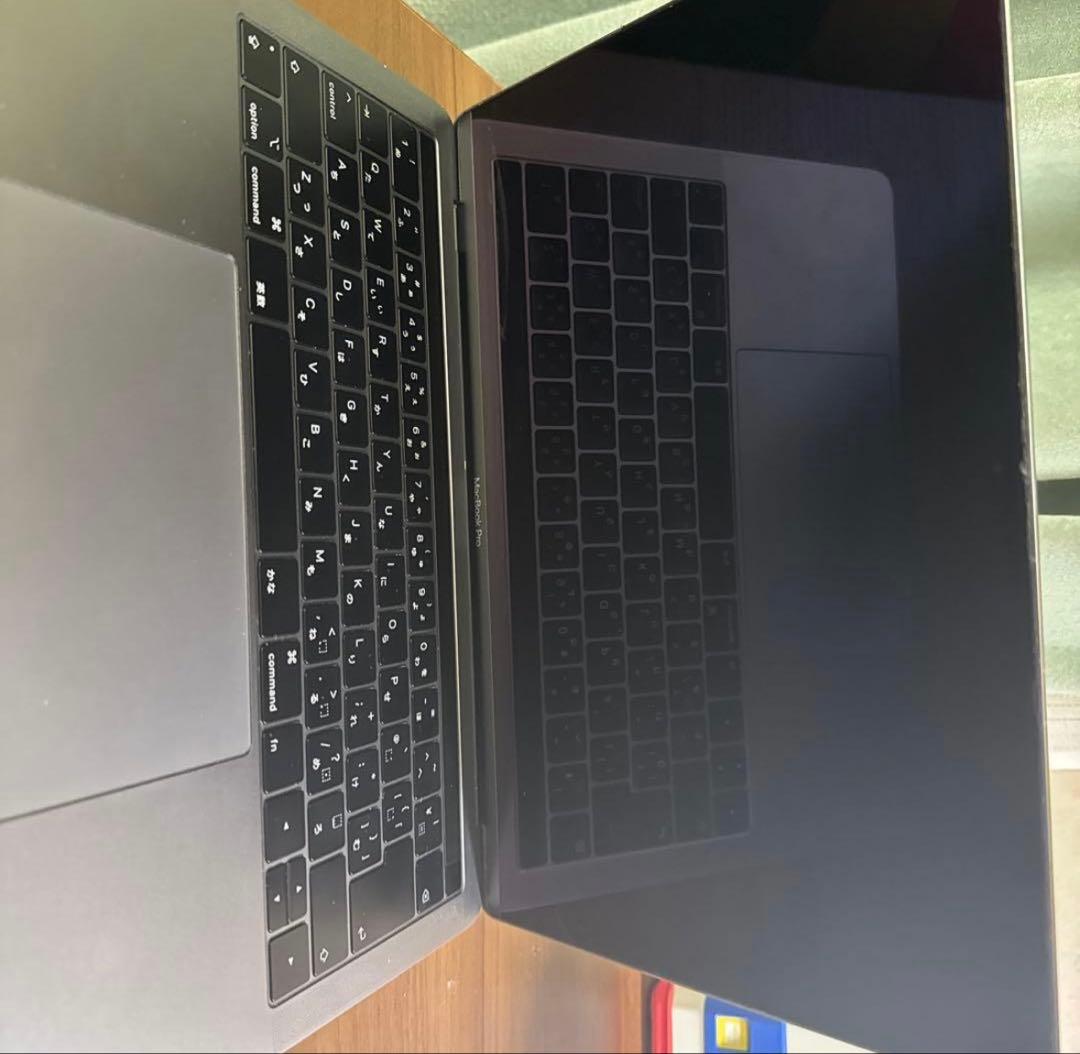 Apple MacBook シルバー 小さな傷あり