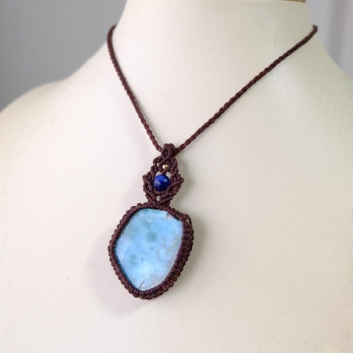 ラリマー 原石（ドミニカ共和国産）・カイヤナイトマクラメ編みペンダント3826