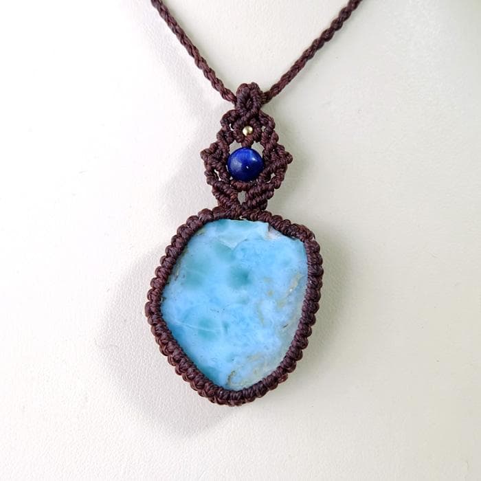 ラリマー 原石（ドミニカ共和国産）・カイヤナイトマクラメ編みペンダント3826