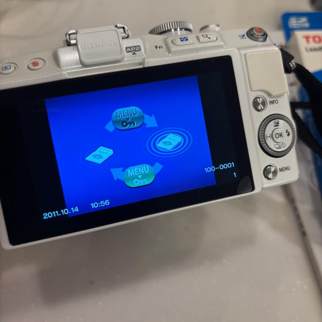 お値下げ》OLYMPUSPENlite E-PL6 ミラーレス本体