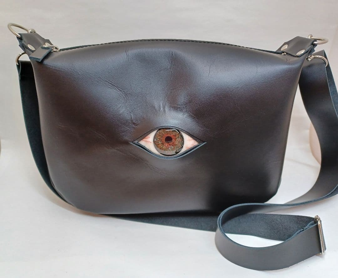 大きな目玉ショルダー