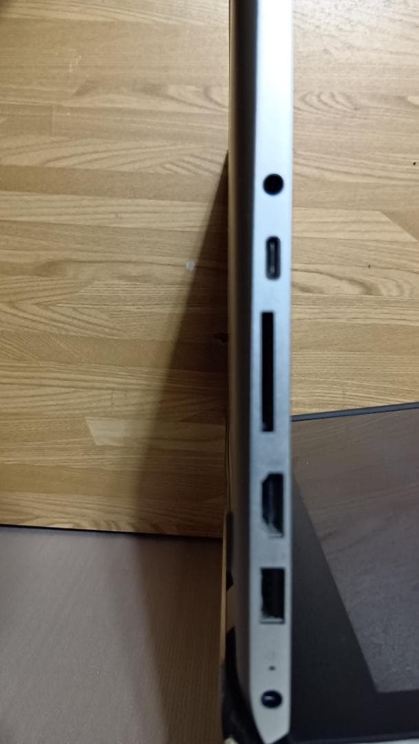 hp ENVY 15-as133TU 7世代i7